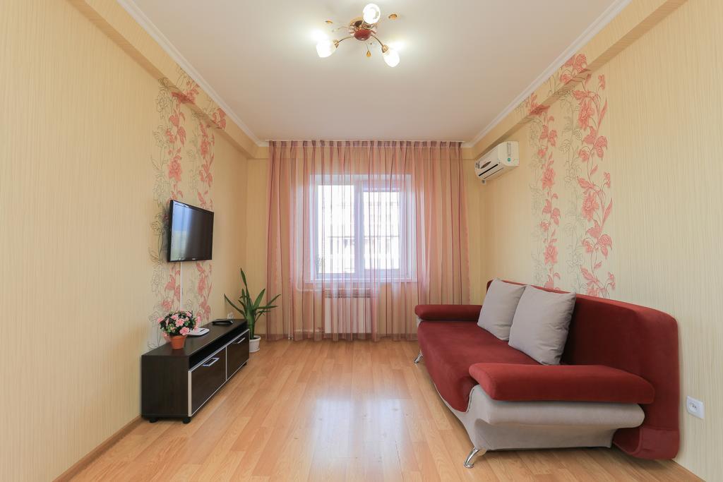 Apartment On Obolonskiy Prospect 12 Kiev Eksteriør bilde